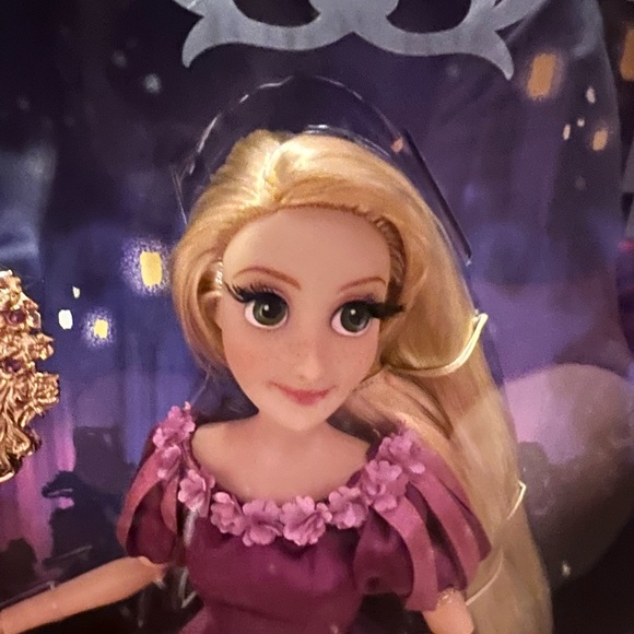 Disney limited edition rapunzel masquerade doll new in box - Picture 5 of 5